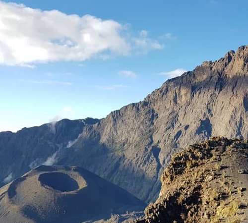 Mount Meru hiking with Zoom tours